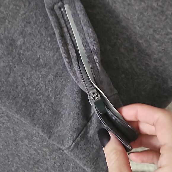 Alphalete Joggers Dark Grey athletic Activewear pants - Picture 5 of 11